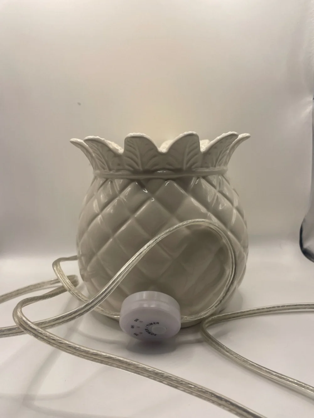 Yankee Candle Ceramic Pineapple W/Timer Scenterpiece Easy Melt Warmer bday cake